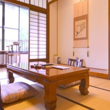Kaikake Onsen Ryokan Yuzawa  Exterior photo